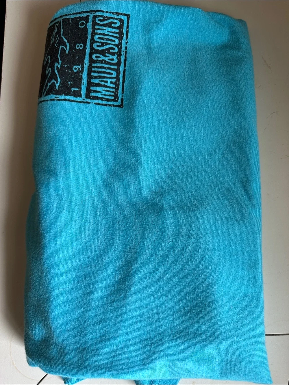 VTG Maui & Son’s Shark Short Sleeve Crewneck T-Shirt